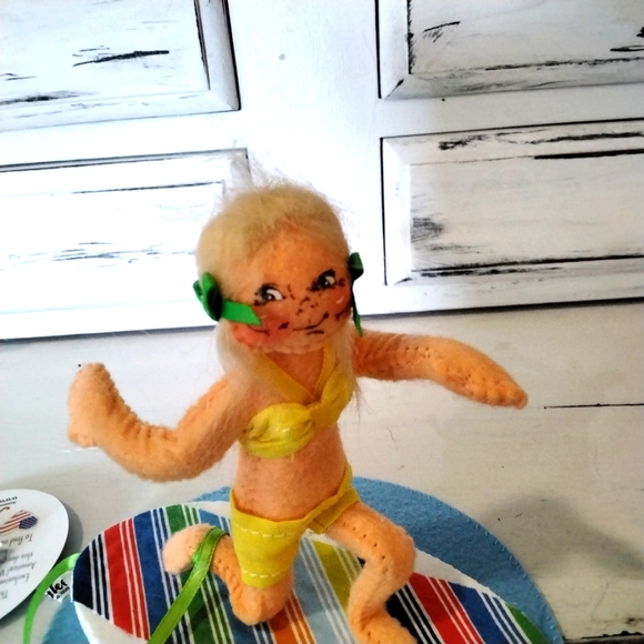 Annalee Limited Edition #4 of 250 made, "Surfer Girl", 4", NWT - Picture 4 of 7